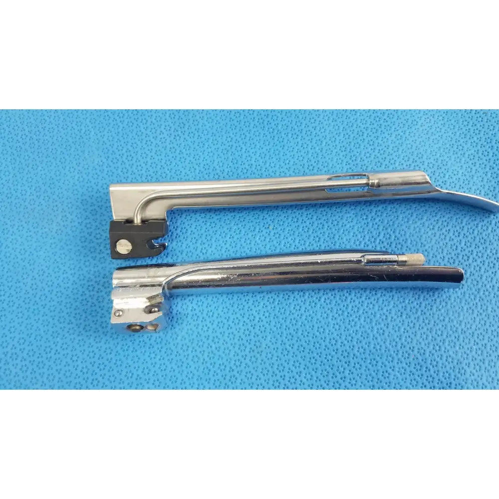 Reuse Medical Welch Allyn Mil 3 Fiber Optic Laryngoscope Blade - Lot Of 2 Laryngoscopes, second-hand product photo 1