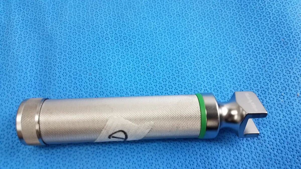 Reuse Medical Welch Allyn Rechargeable Fiber Optic Laryngoscope Handle Laryngoscopes, second-hand product photo 1