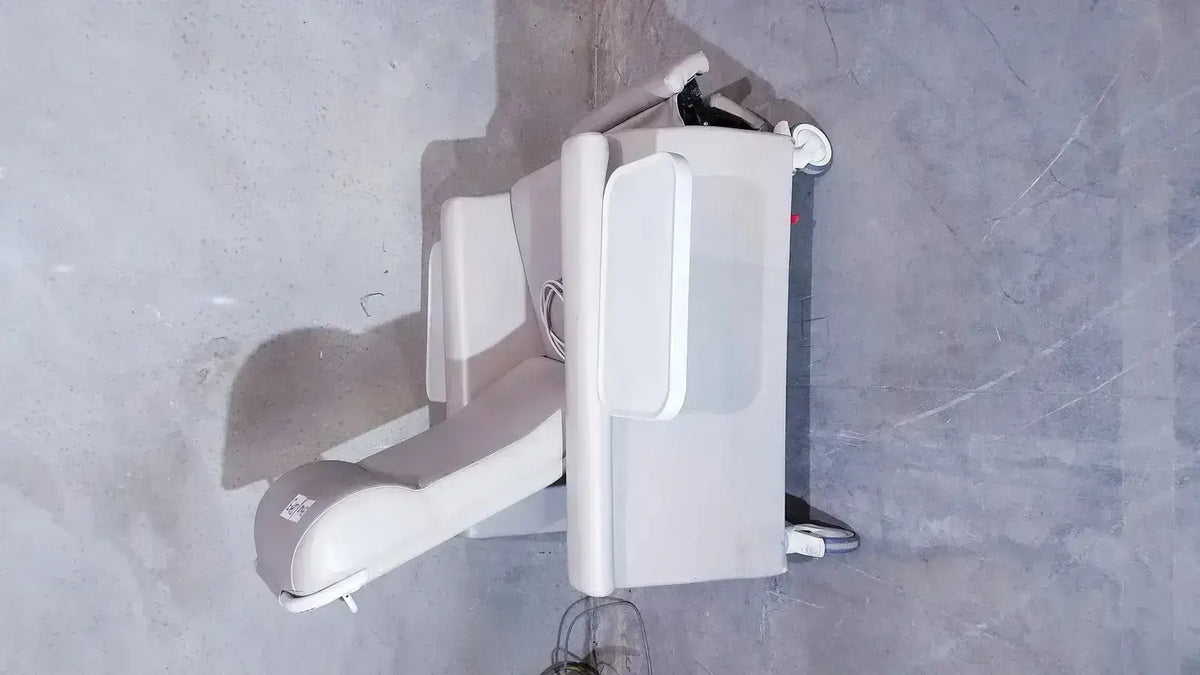 Winco 694 Care Recliner Dialysis chair +Back Massager Vibrate +Side Trays Patient Recliner Chair, second-hand product photo 19
