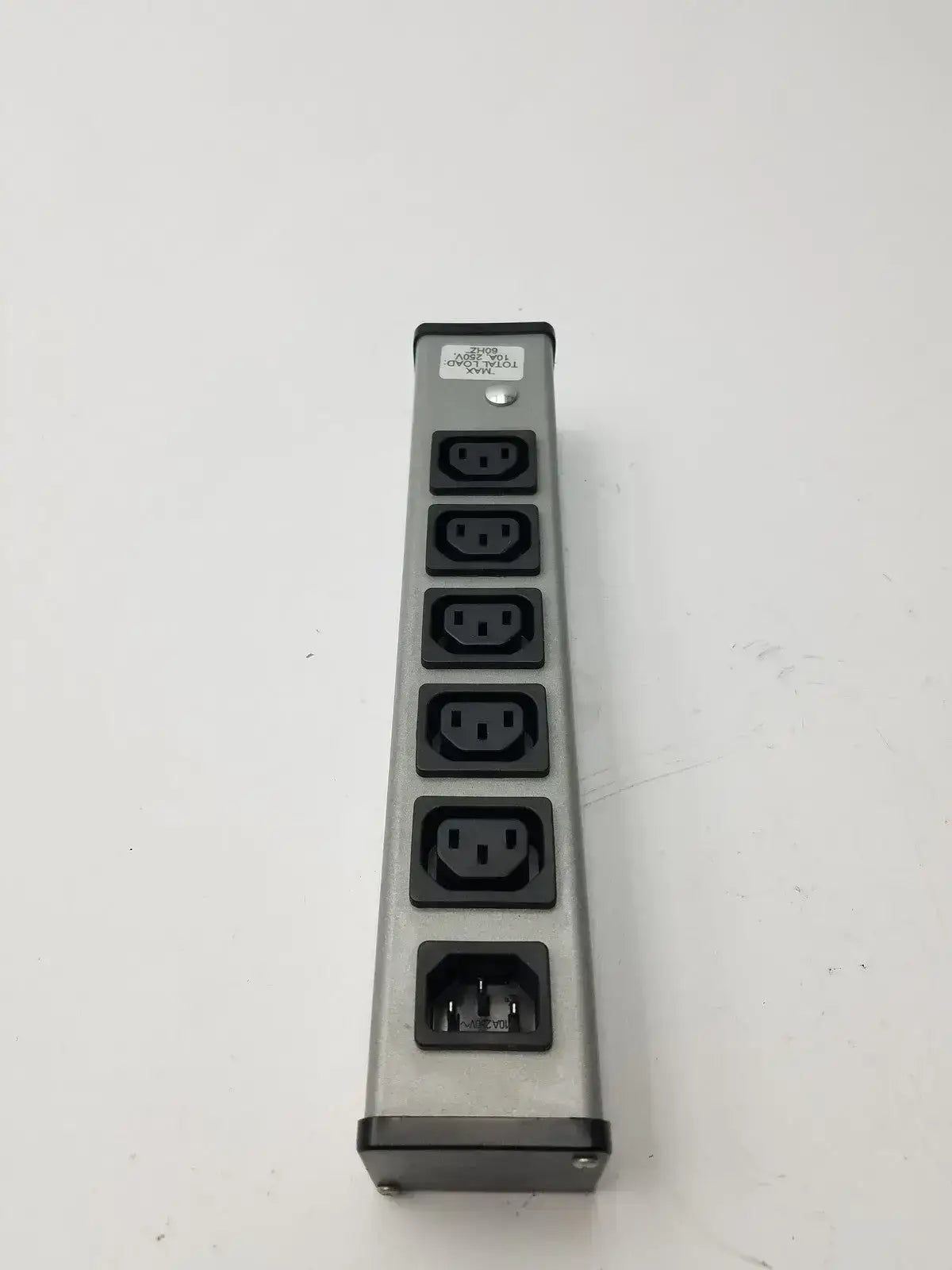 Wiremold Plug In Outlet Center IEC5 50/60 Hz 10A 250V Power Distribution Unit, second-hand product photo 6
