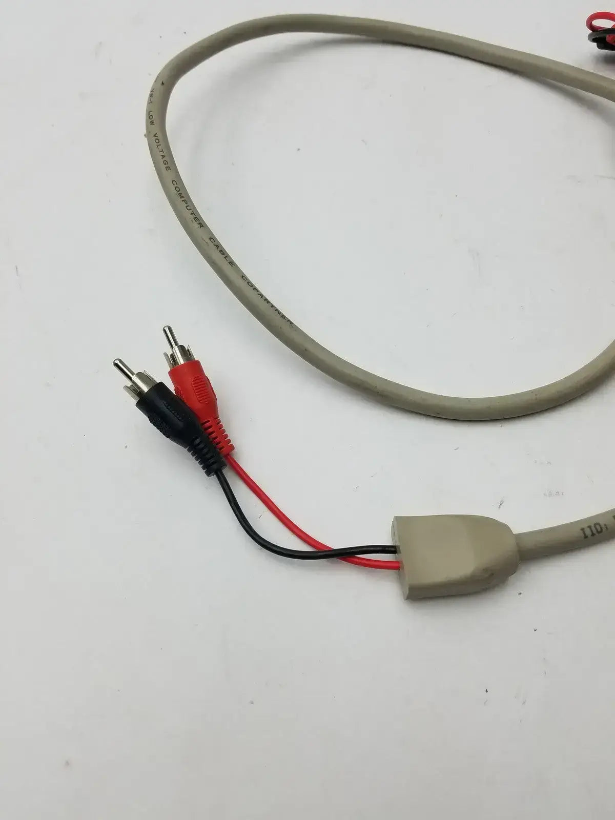 Unbranded 110 BK A8/ RD AS FC044, 2 Sided Black and Red Cable Cable, second-hand product photo 2