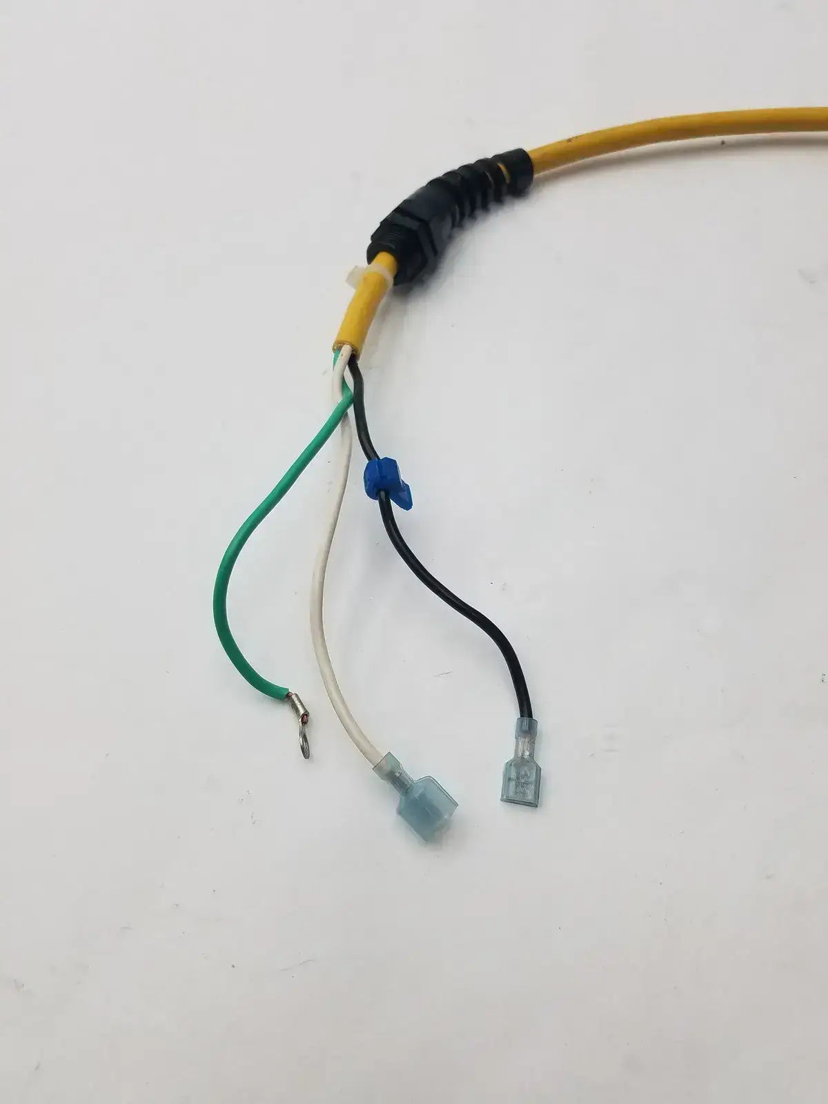 Tennant 130201, 120V CORD CORD GRIP 16/3 28" YEL TENNANT V-WD-15 V-WVD-57 WET/DRY VAC Power Cord Assembly, second-hand product photo 2