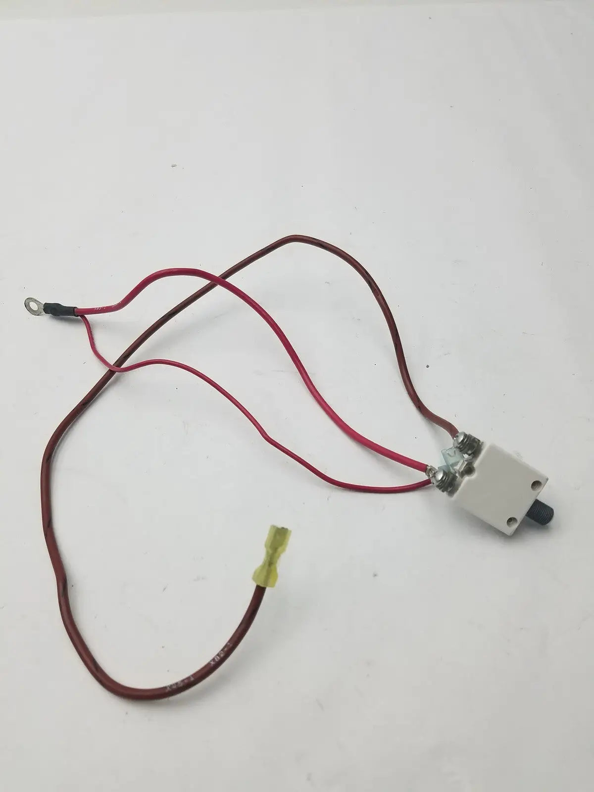 White rectangular 70a microswitch with black toggle handle and red wire leads model g-bbde6-60e