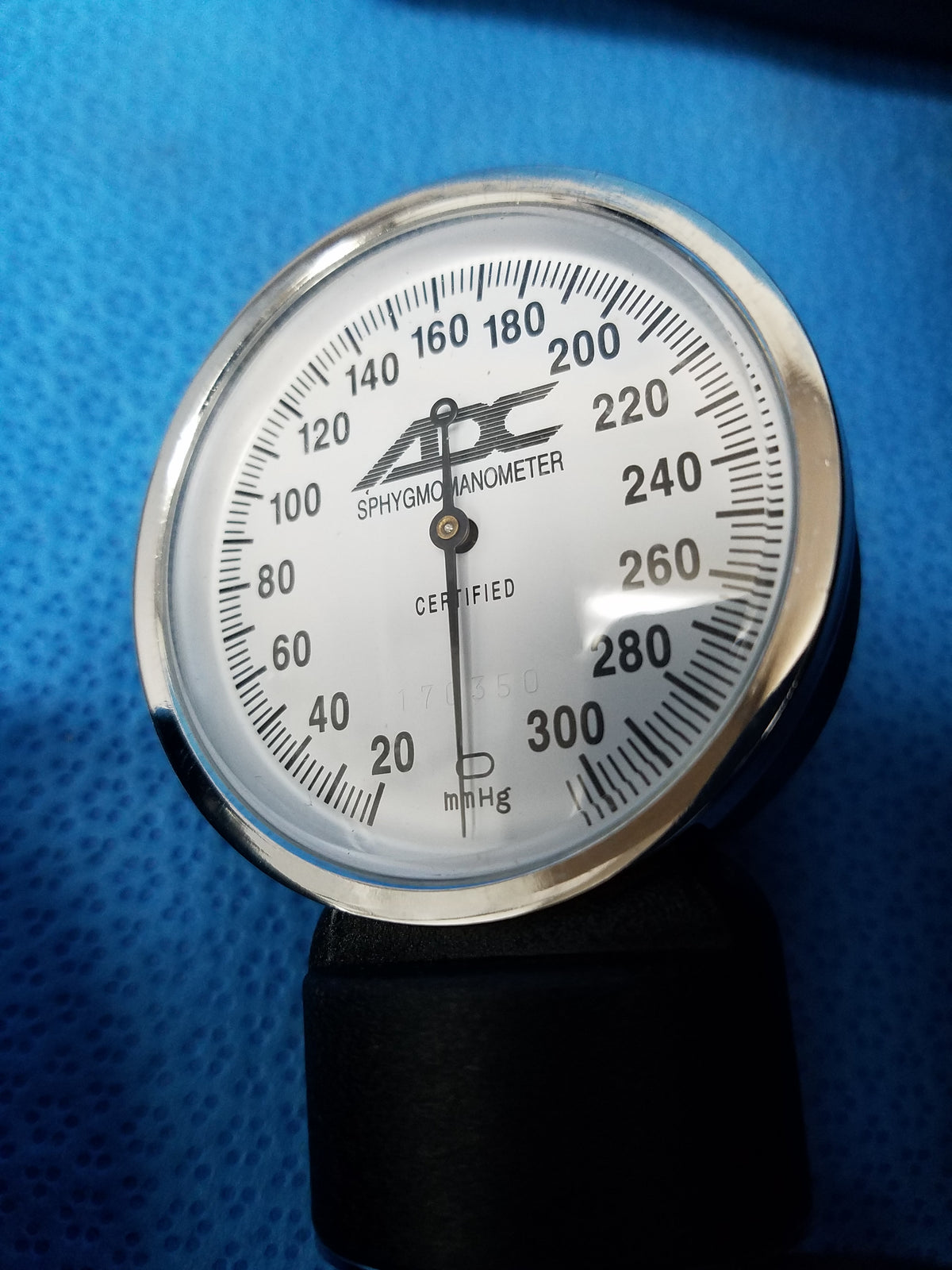 ADC 300 mmHg Sphygmomanometer Gauge With Blood Pressure Cuff & Bag