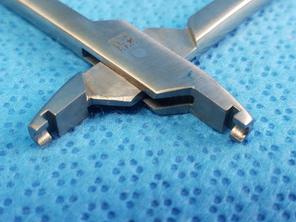 Stryker 01-08142 Leibinger Orthopedic Screw Holding Forceps Surgical Instrument
