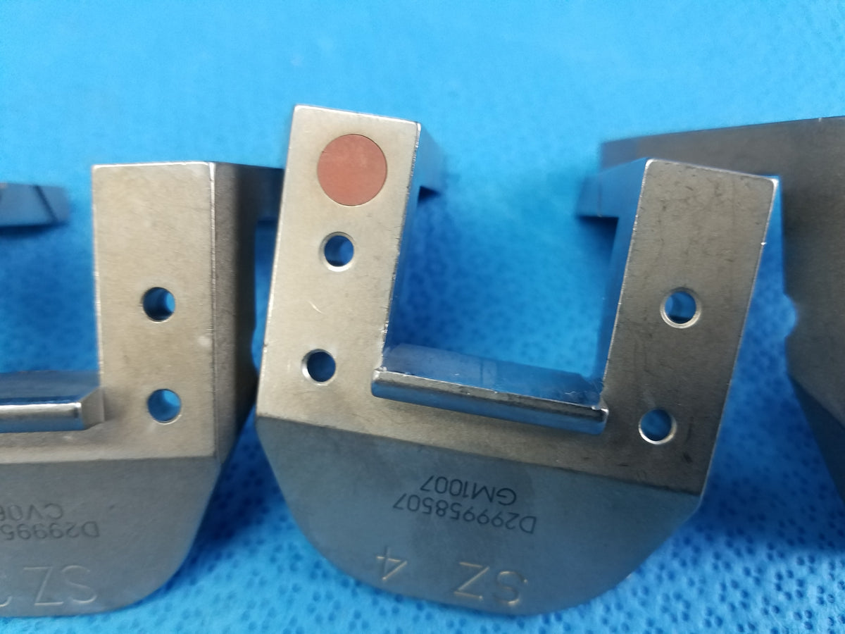 Lot of 3 Surgical Femoral Resection Notch Cuts