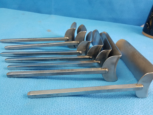 Lot of 7 Codman Surgical Kelly Retractors - Various Sizes
