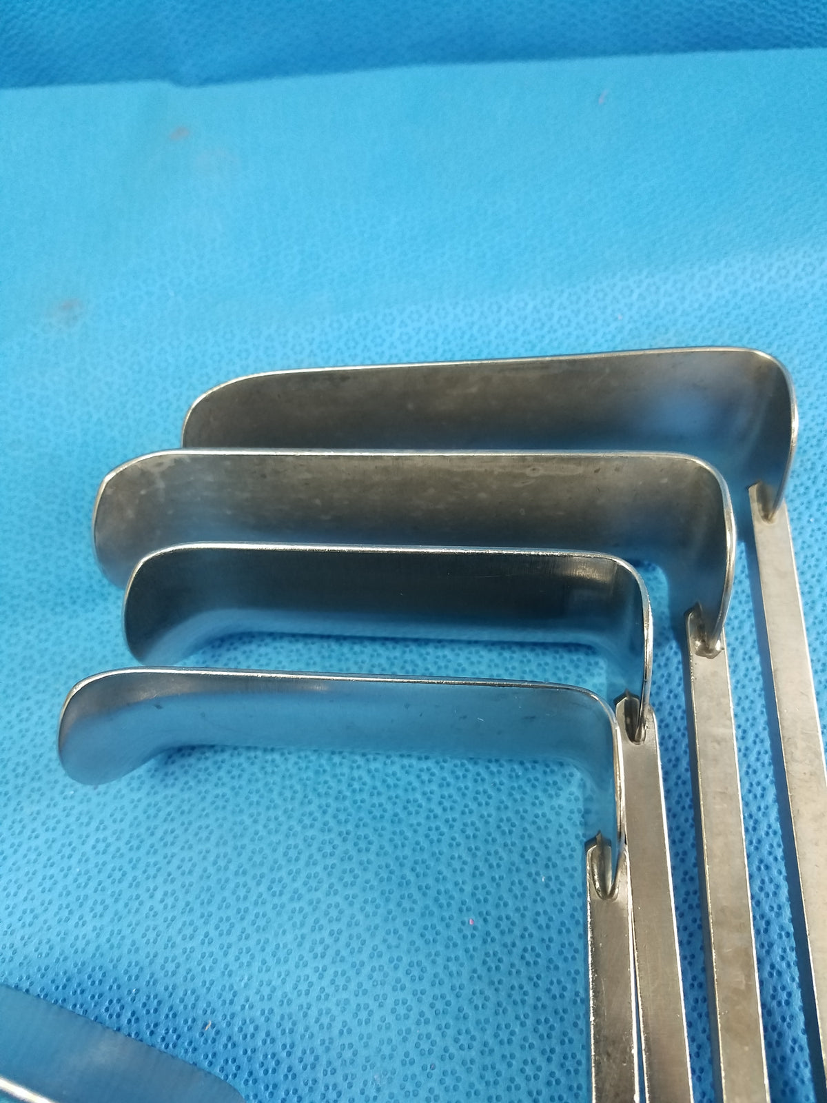 Lot of 7 Codman Surgical Kelly Retractors - Various Sizes