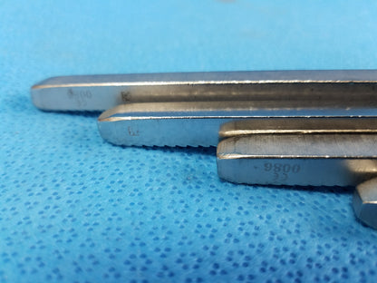 Lot of 4 Surgical Kelly Retractors - Various Sizes
