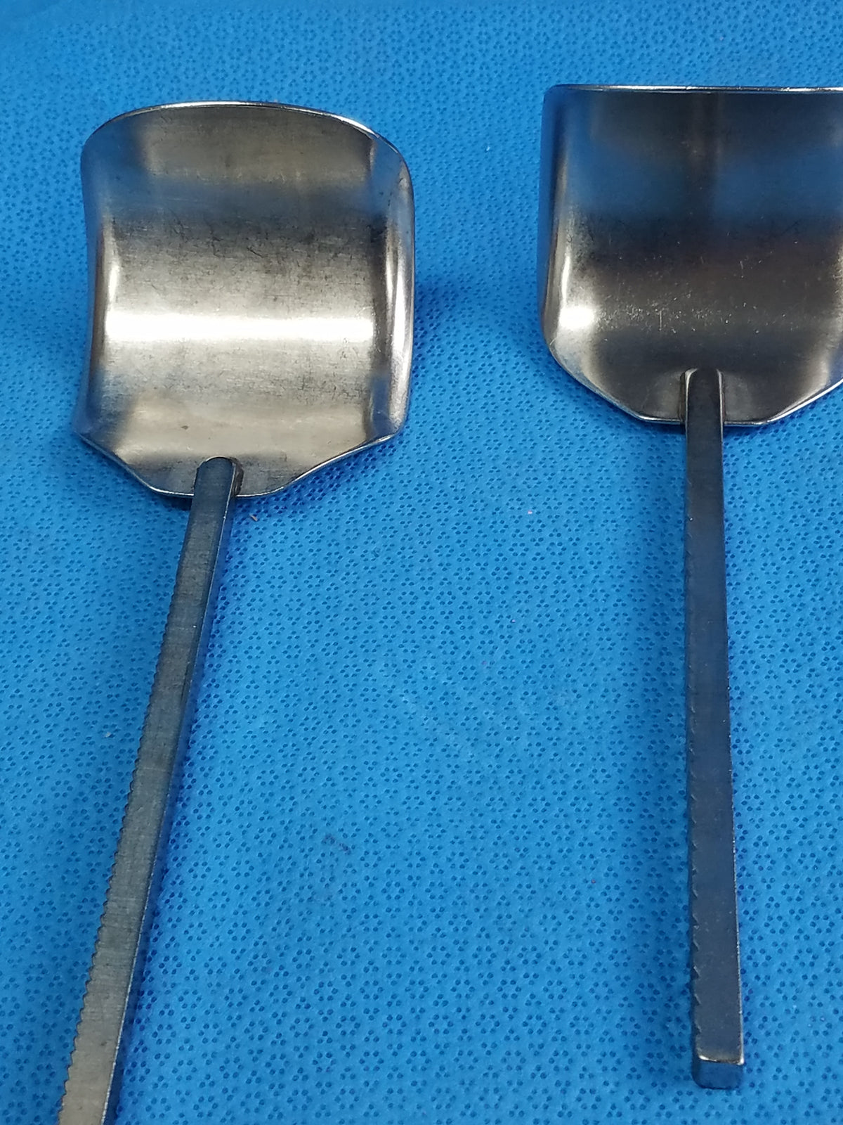 Lot of 2 Codman 50-4576 Balfour Retractor Blades