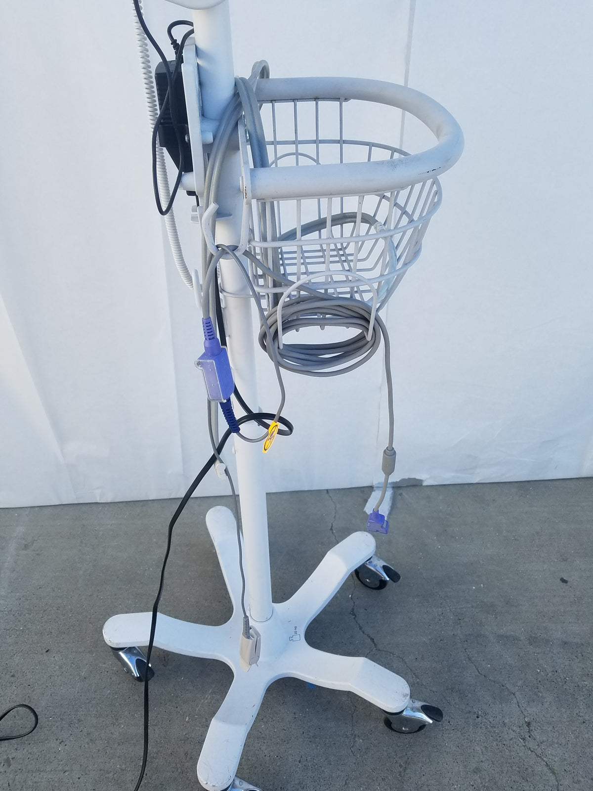 Welch Allyn Spot Vital Signs LXi Patient Monitor With Rolling Stand
