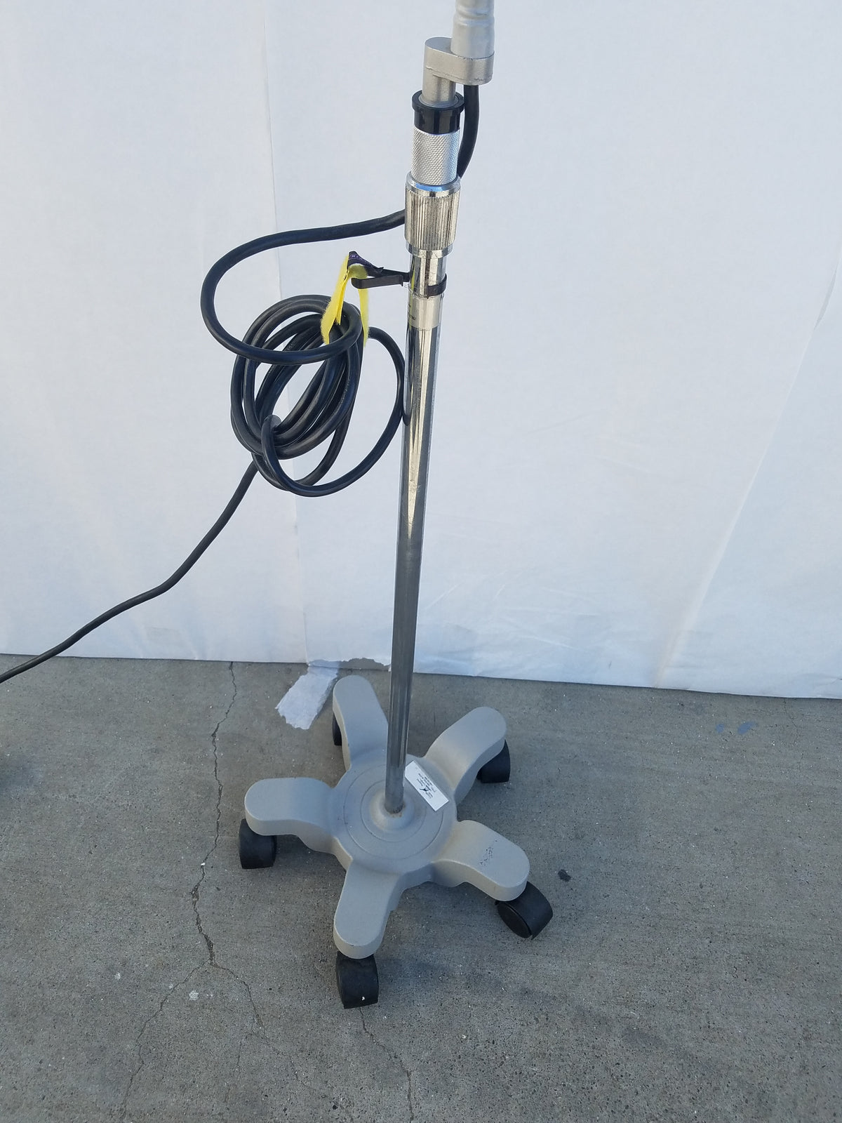 Goodwin Giraffe Multi Purpose Medical Examination Light With Rolling Stand