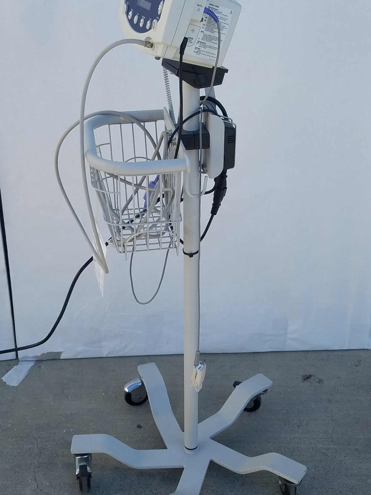Welch Allyn Vital Signs Patient Monitor With Rolling Stand