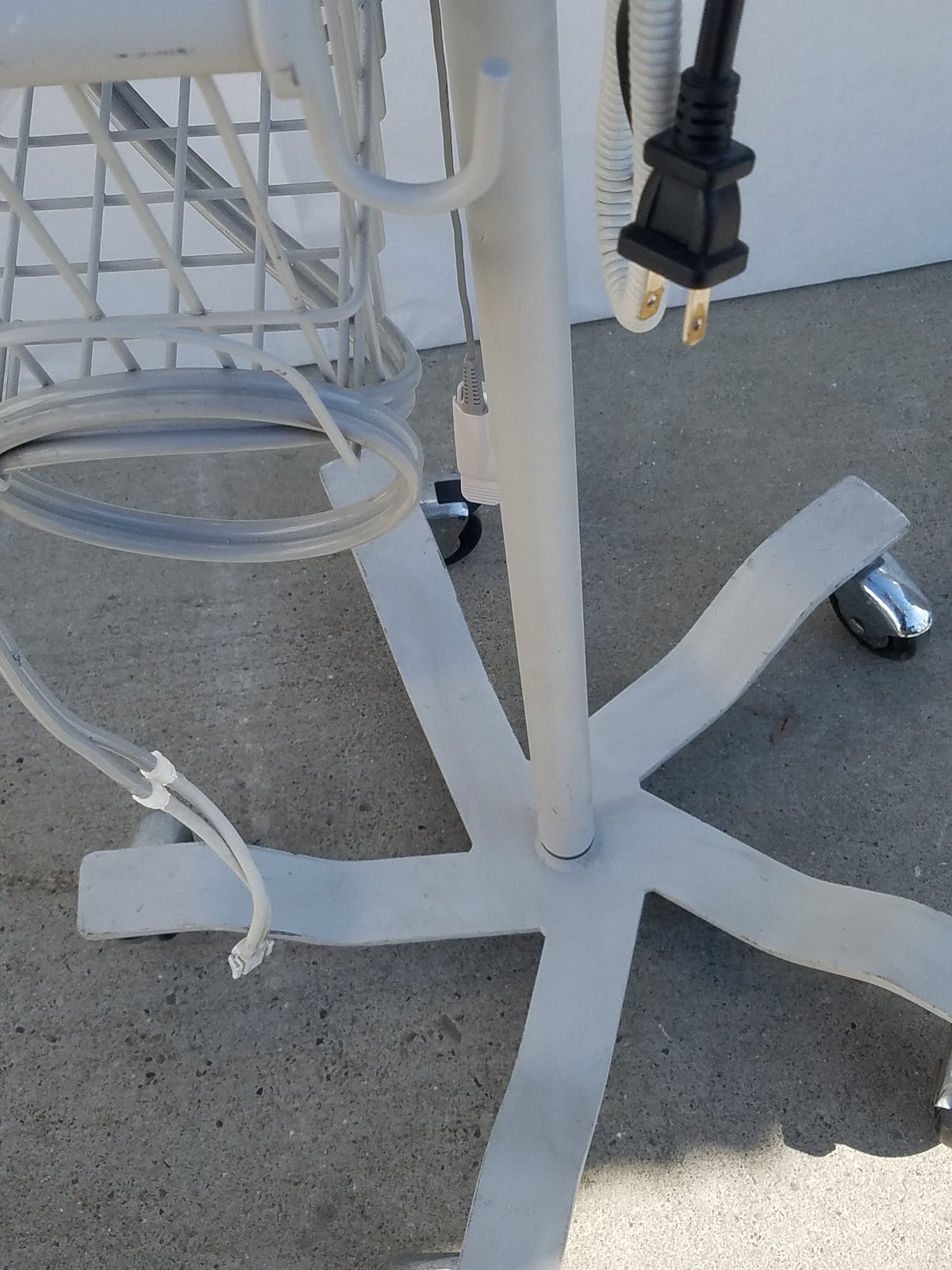 Welch Allyn Spot Vital Signs LXi Patient Monitor With Rolling Stand
