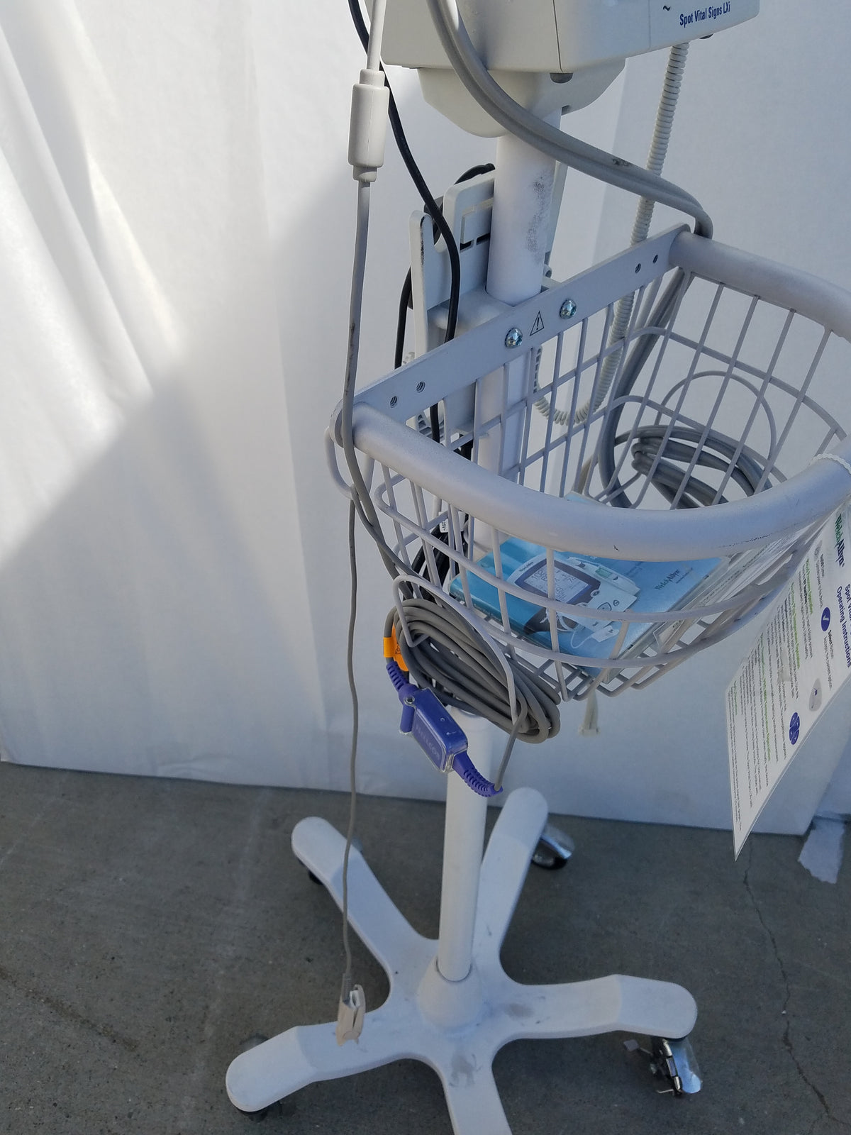 Welch Allyn Spot Vital Signs LXi Patient Monitor With Rolling Stand