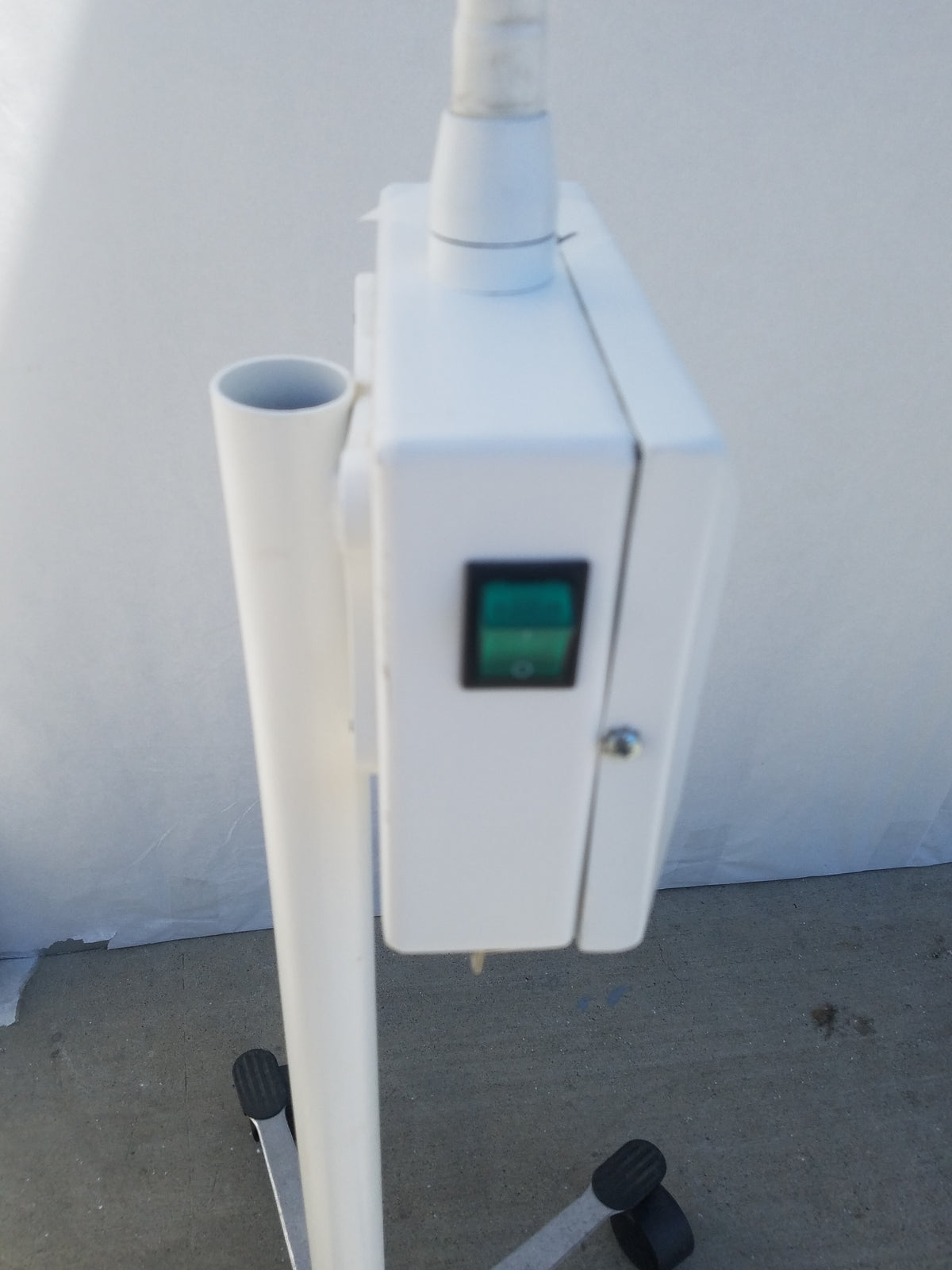 StarTrol LED Mobile Medical Examination Light With Rolling Stand