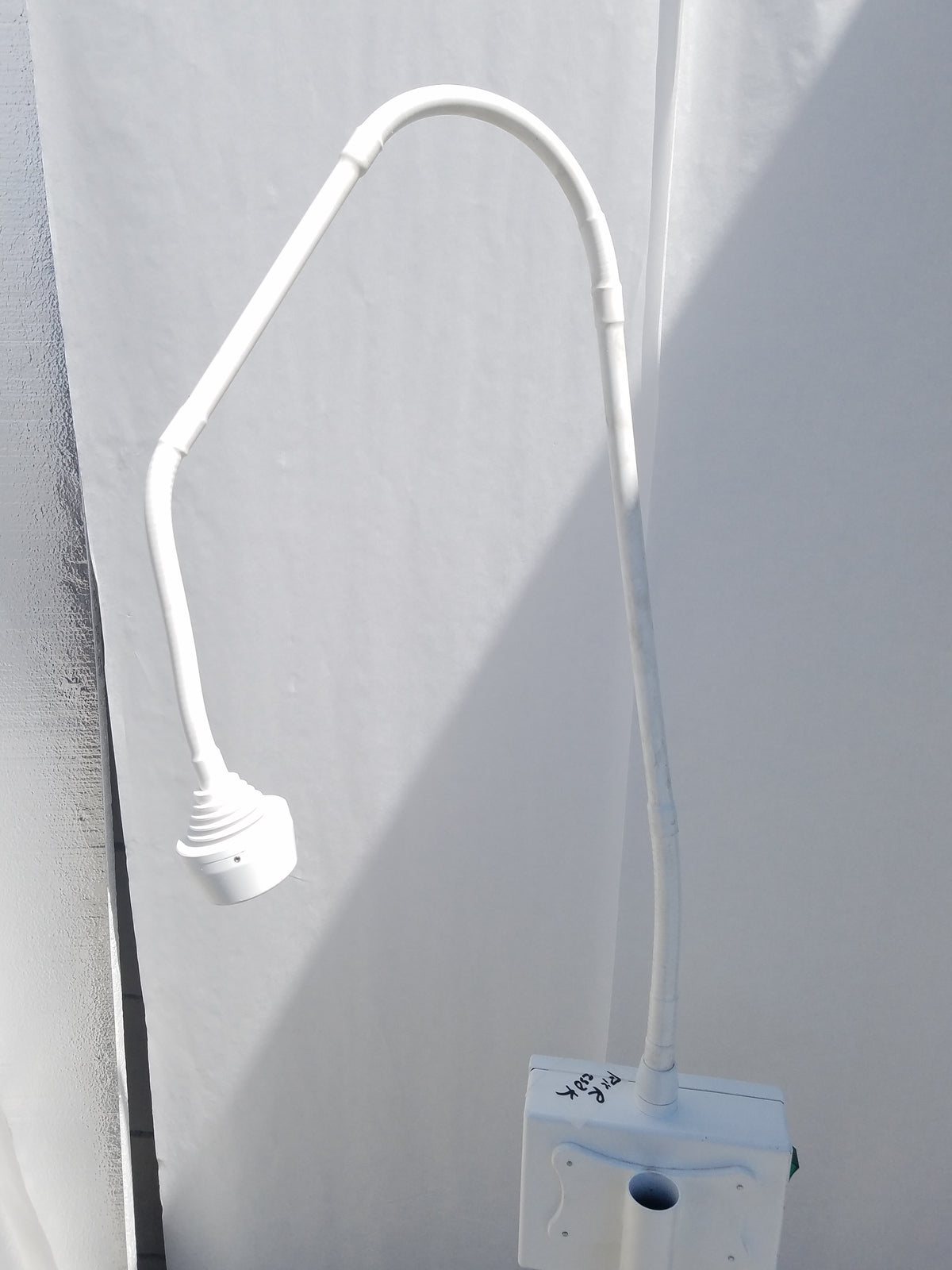 StarTrol LED Mobile Medical Examination Light With Rolling Stand