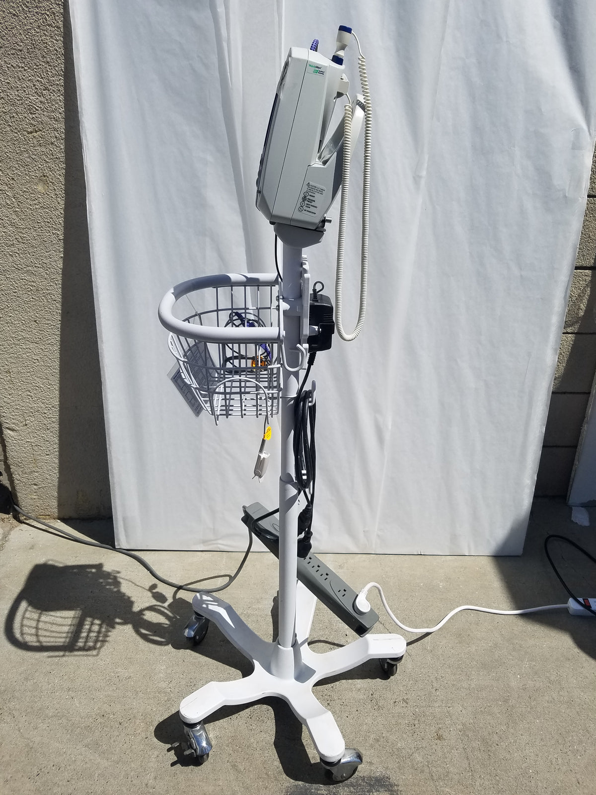 Welch Allyn Spot Vital Signs Patient Monitor With Rolling Stand
