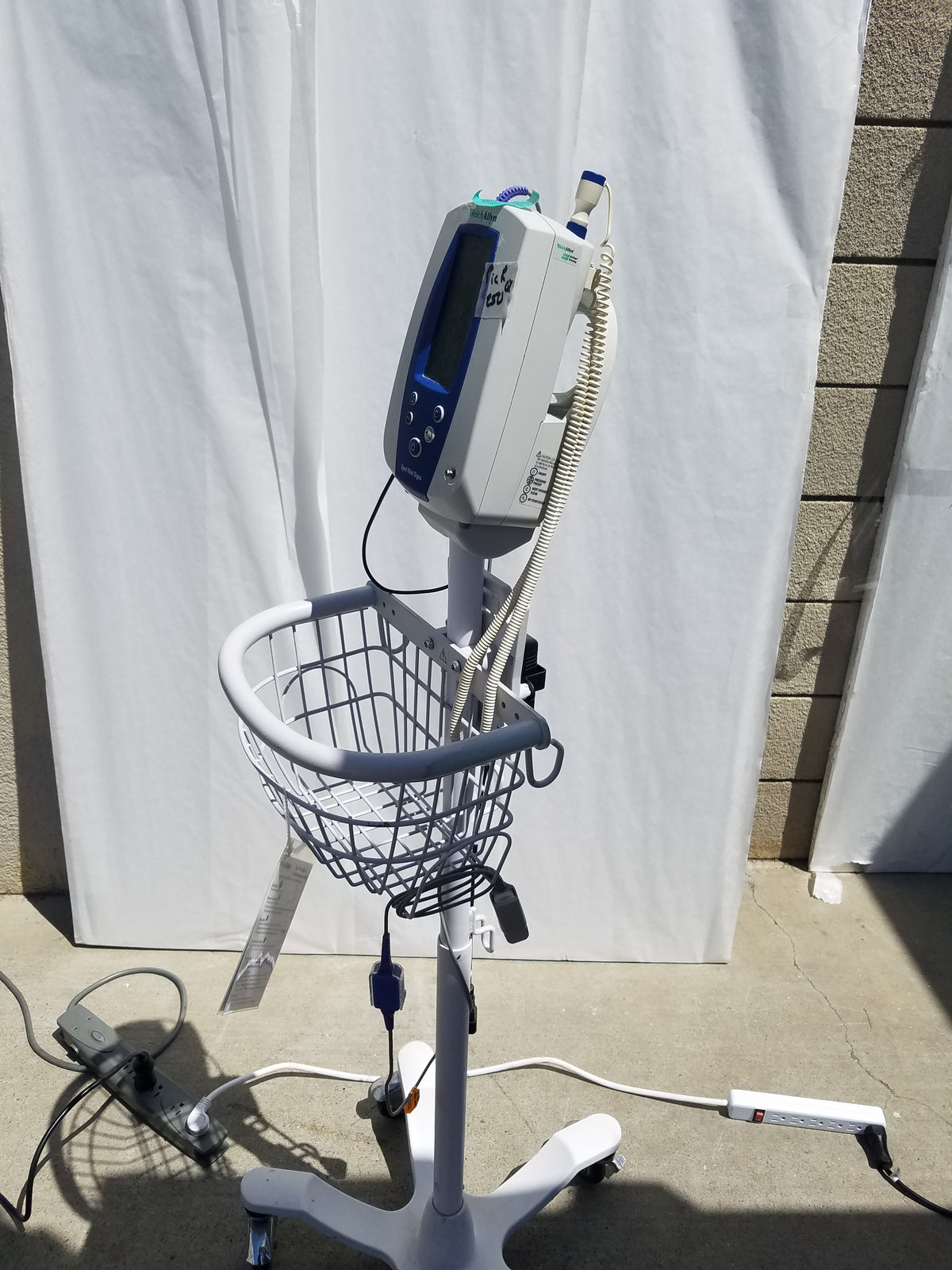 Welch Allyn Spot Vital Signs Patient Monitor With Rolling Stand
