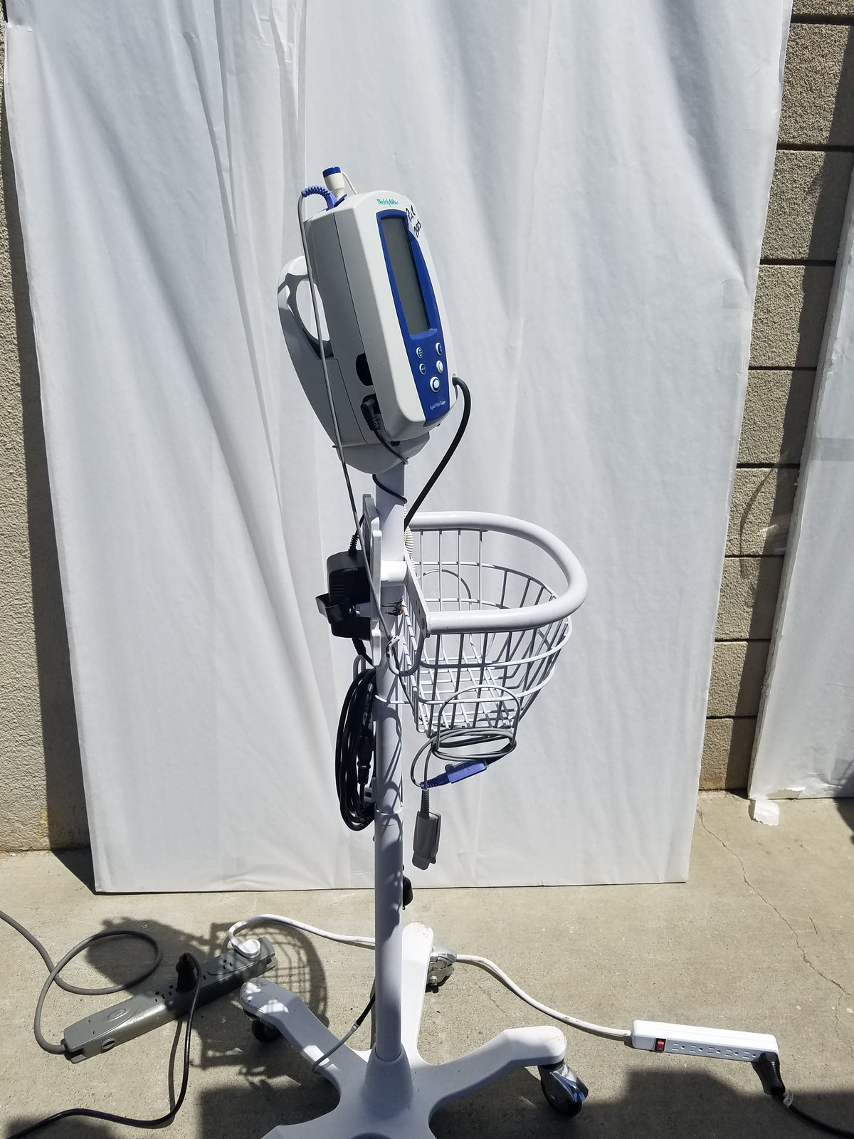 Welch Allyn Spot Vital Signs Patient Monitor With Stand