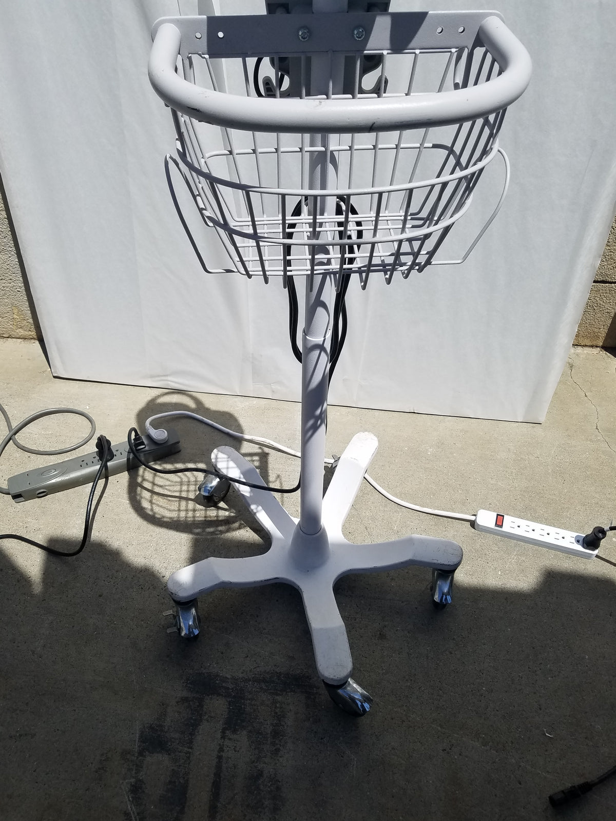 Welch Allyn LXi Spot Vital Signs Patient Monitor With Rolling Stand