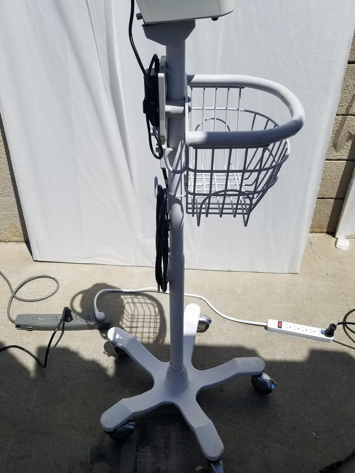 Welch Allyn LXi Spot Vital Signs Patient Monitor With Rolling Stand