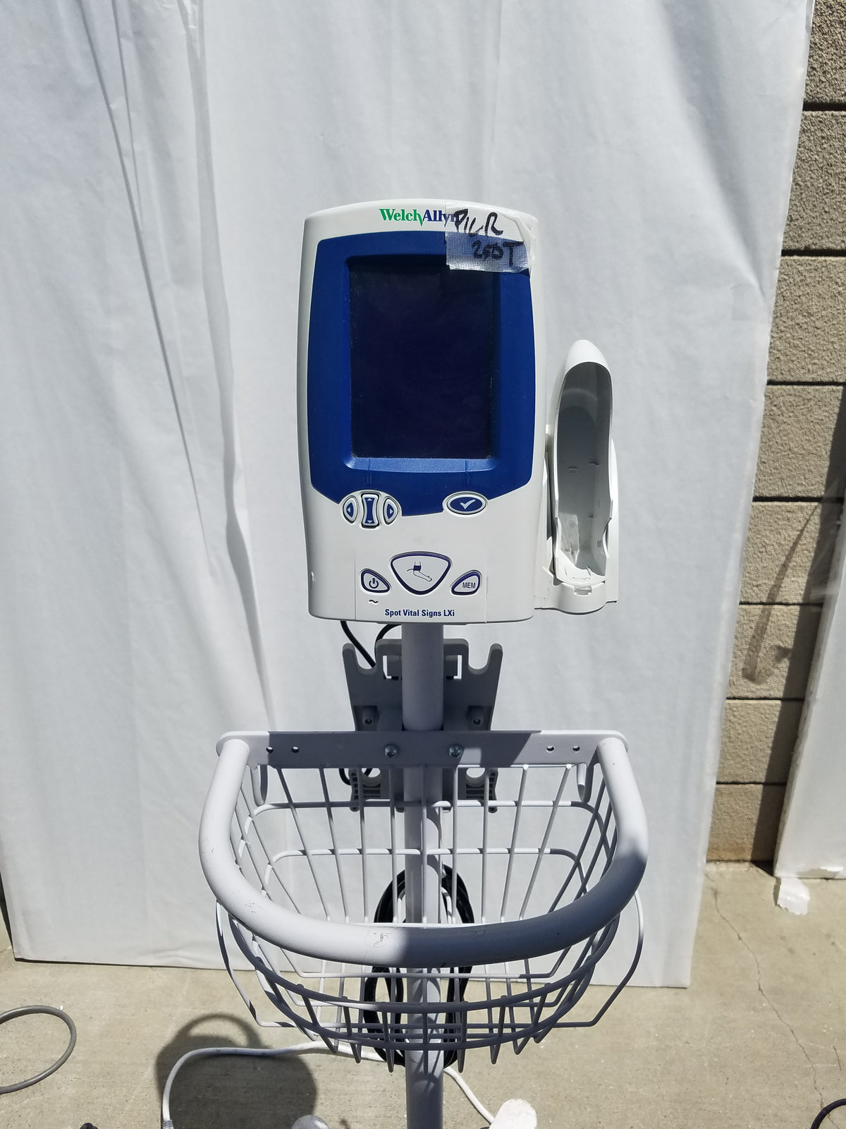 Welch Allyn LXi Spot Vital Signs Patient Monitor With Rolling Stand