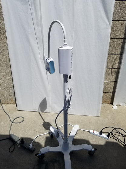 Welch Allyn GS 300 General Exam Light With Mobile Stand 100-240V 50-60Hz
