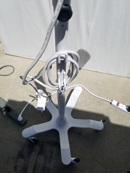 Welch Allyn GS 300 General Exam Light With Mobile Stand 100-240V 50-60Hz