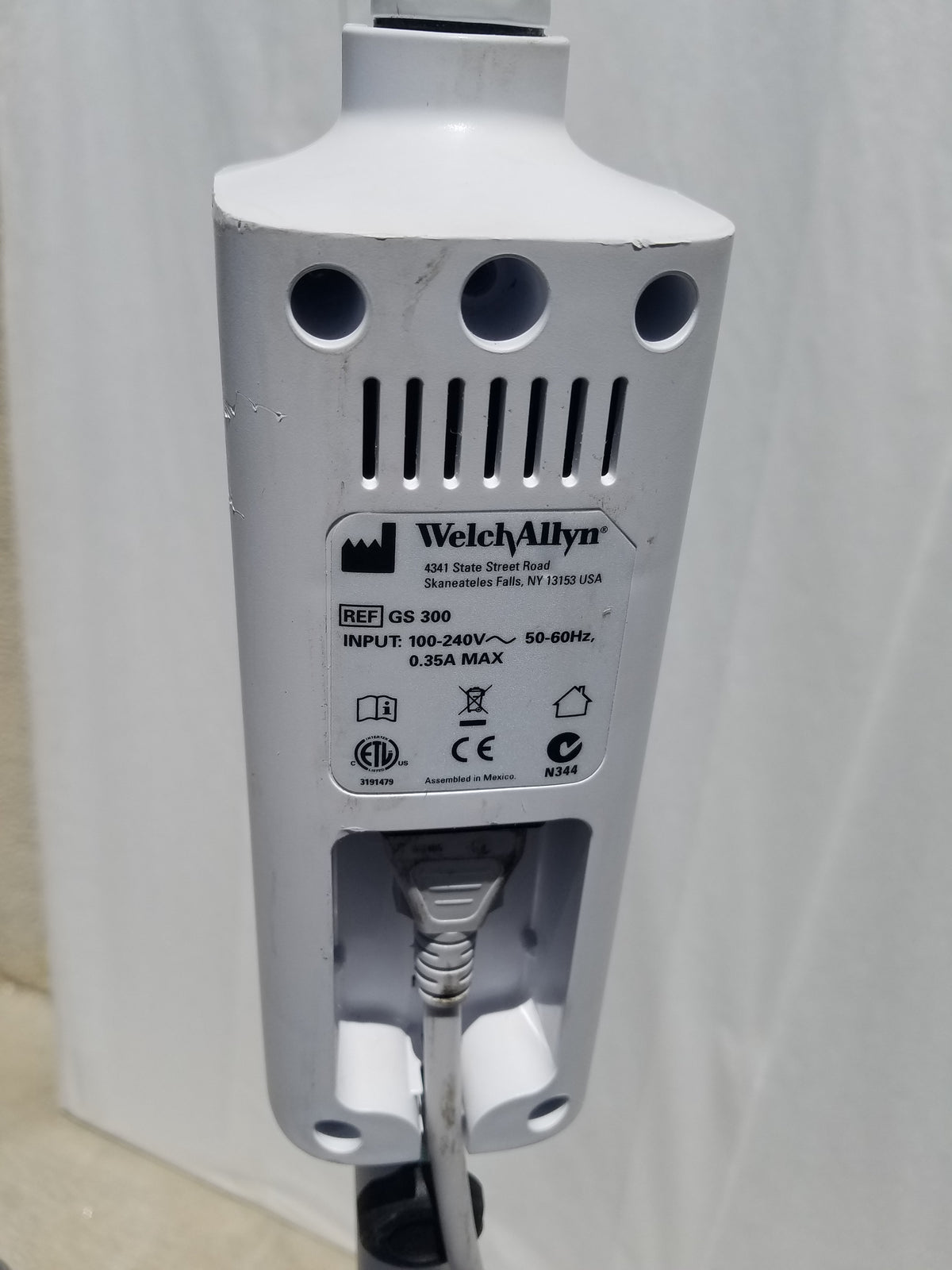 Welch Allyn GS 300 Examination Light With Rolling Stand 100-240V 50-60Hz