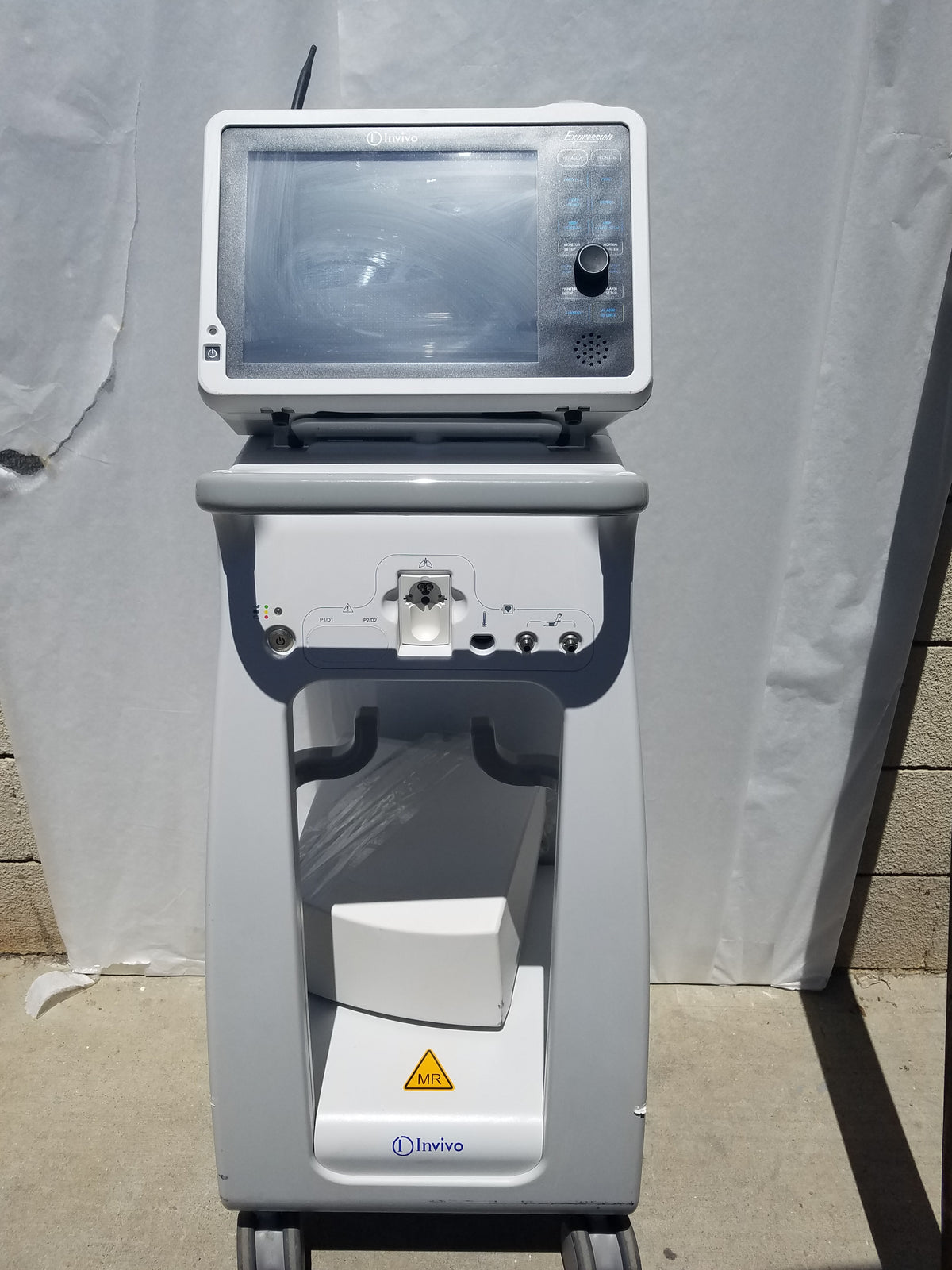 Invivo Expression 865214 MRI Patient Monitoring System Monitor With Cart Ref 453564156991