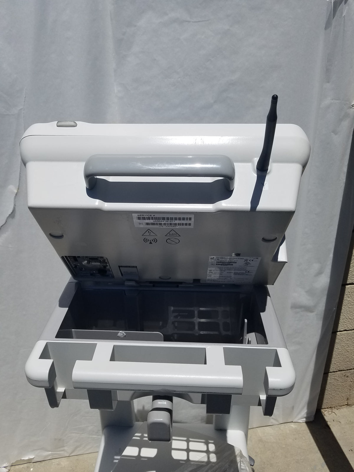 Invivo Expression 865214 MRI Patient Monitoring System Monitor With Cart Ref 453564156991
