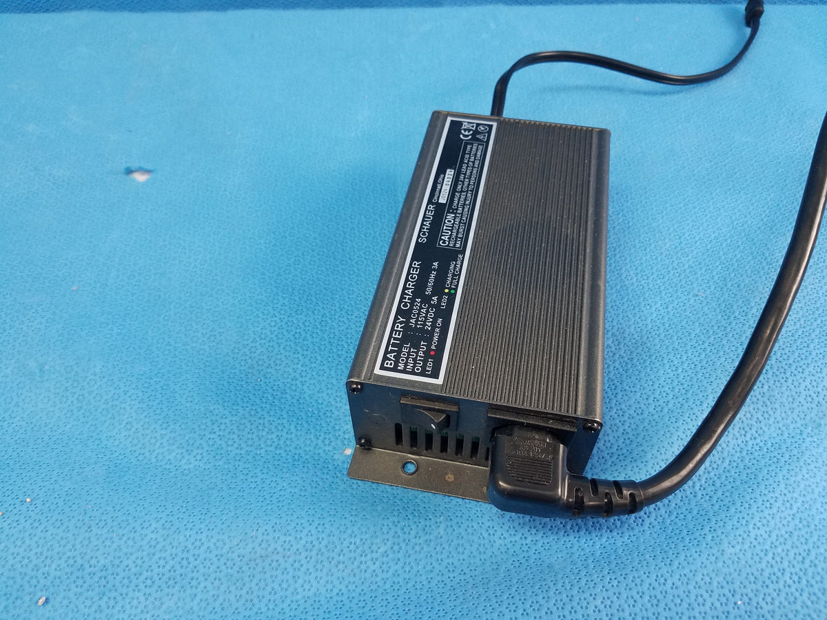 Schauer JAC0524 Battery Charger With XLR Connector 24V DC 5A 50/60Hz