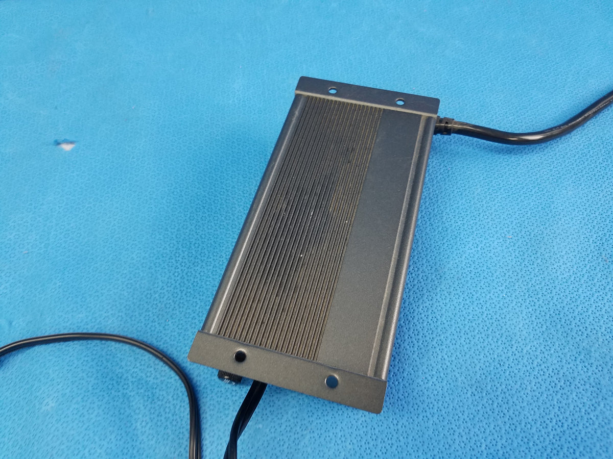 Schauer JAC0524 Battery Charger With XLR Connector 24V DC 5A 50/60Hz