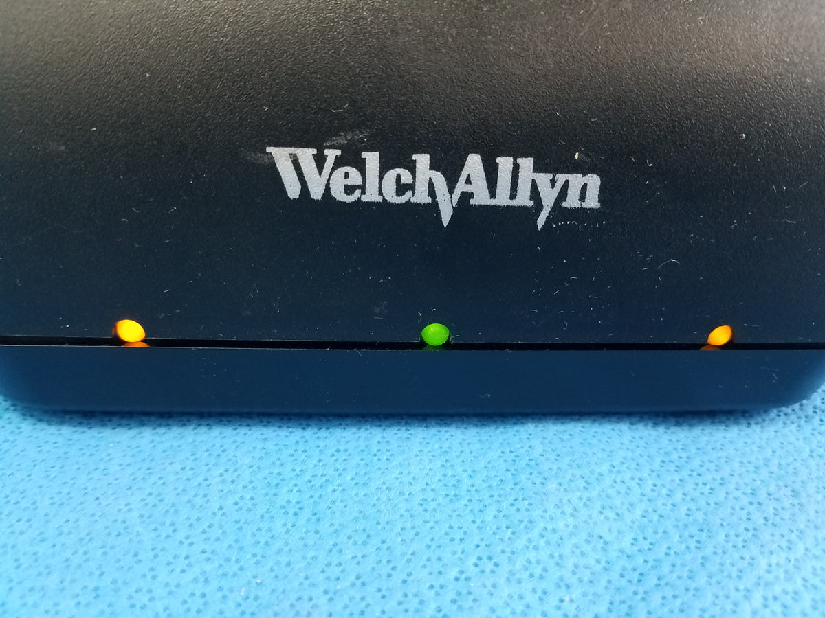 Welch Allyn 7114X Universal Desk Charger With 11720 Ophthalmoscope & 23810 Otoscope