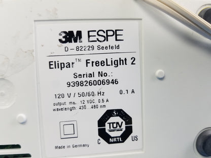 3M ESPE Elipar Freelight 2 Dental Curing Light With Charger Base 120V 50/60Hz S/N 939826006946