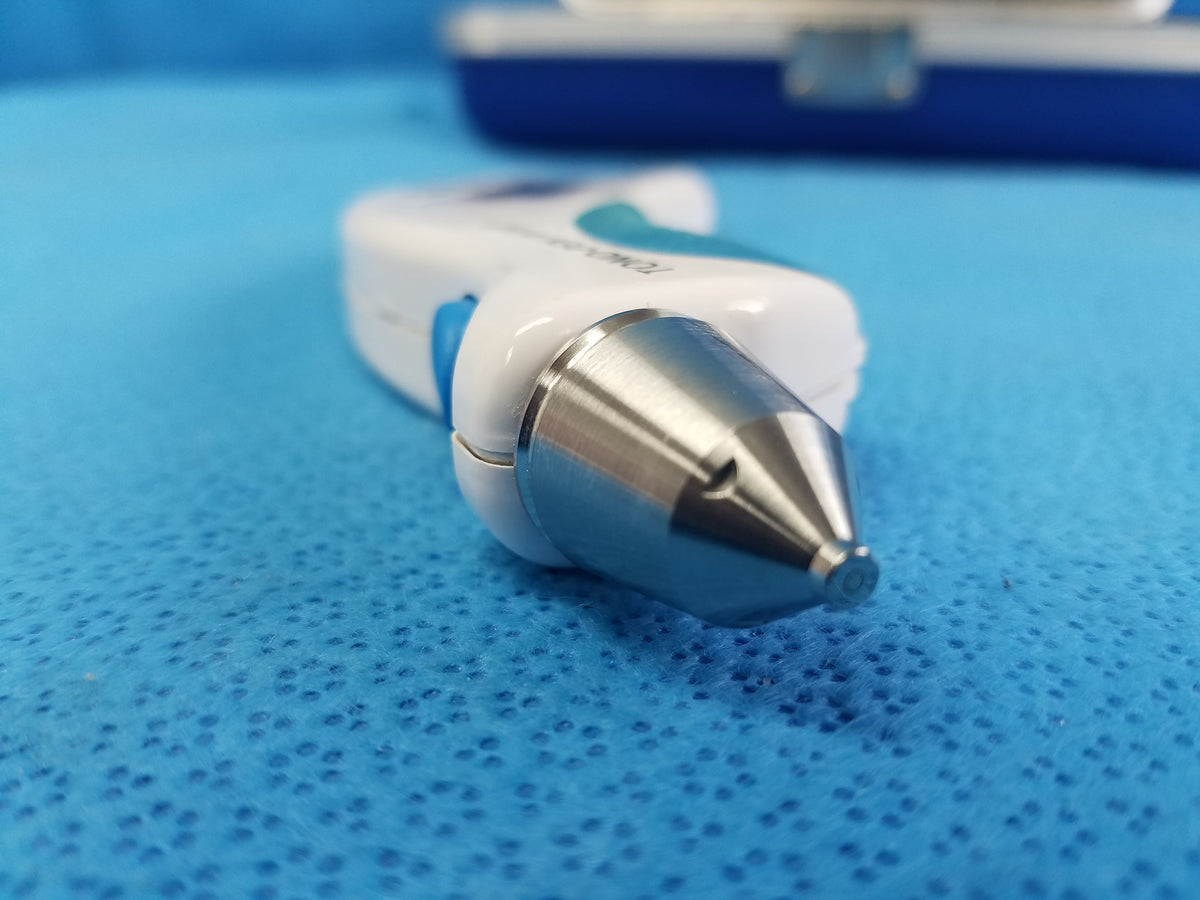 Reichert Avia Tono-Pen Applanation Tonometer With Case