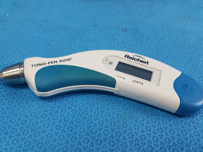 Reichert Avia Tono-Pen Applanation Tonometer With Case