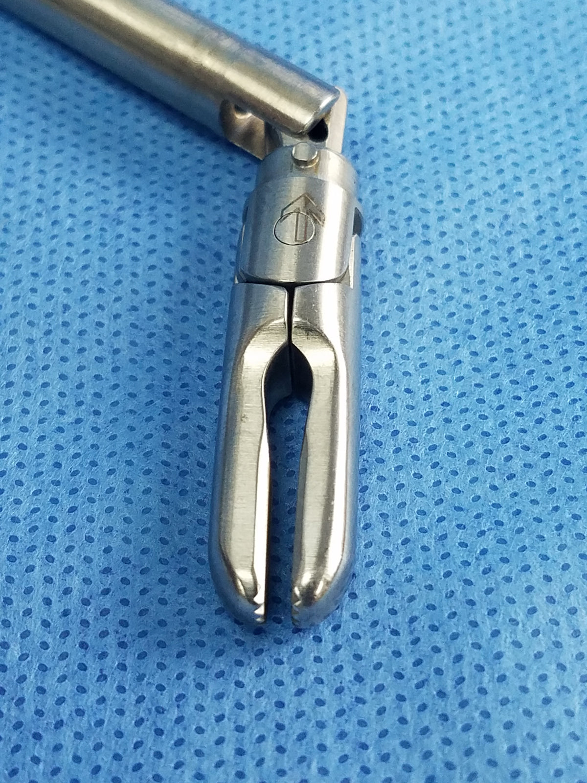 Surgical Endoscopic Grasper Forceps Shaft Patent #5527339