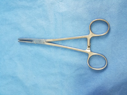 V. Mueller SU2856 Stainless Steel Surgical Tubing Clamp Forceps