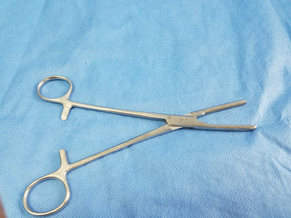 V. Mueller SU2856 Stainless Steel Surgical Tubing Clamp Forceps