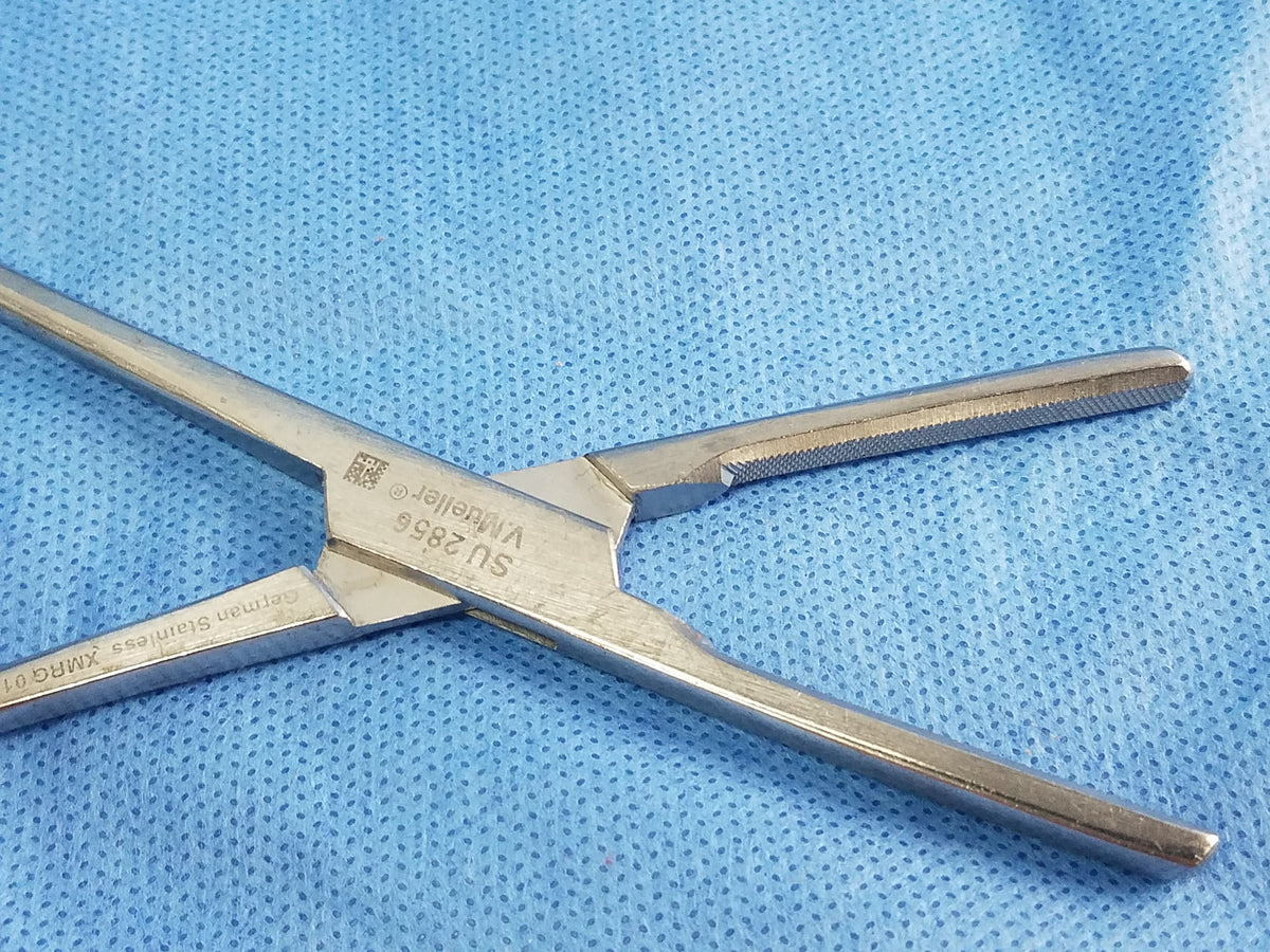 V. Mueller SU2856 Stainless Steel Surgical Tubing Clamp Forceps