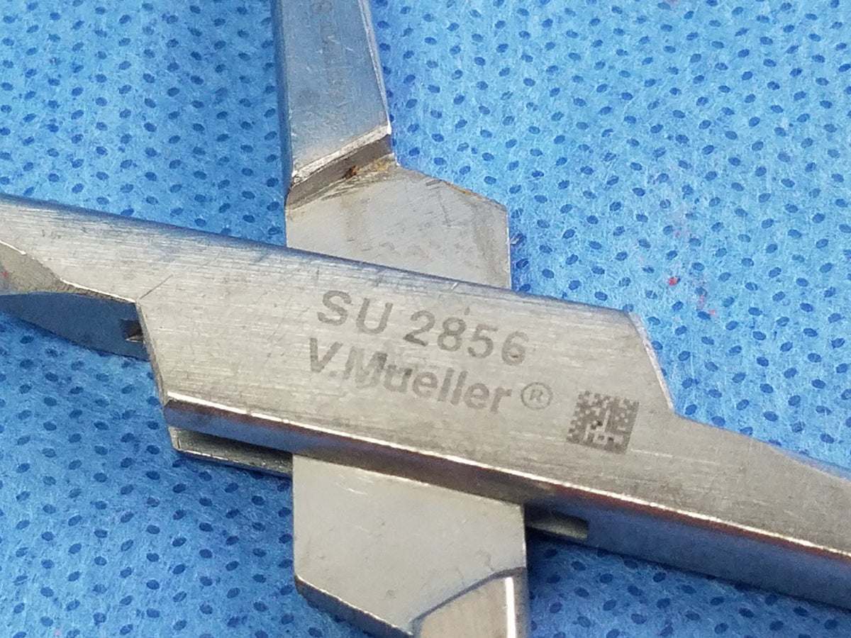 V. Mueller SU2856 Stainless Steel Surgical Tubing Clamp Forceps