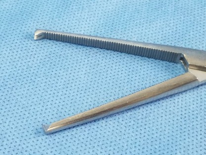 Codman Classic 34-4130 Straight Rochester Ochsner Forceps