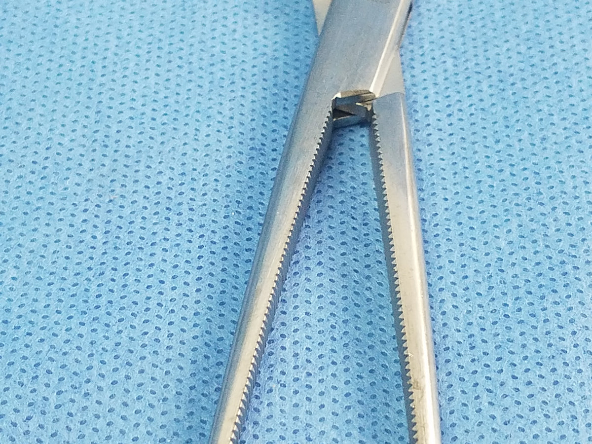 Codman Classic 34-4130 Straight Rochester Ochsner Forceps