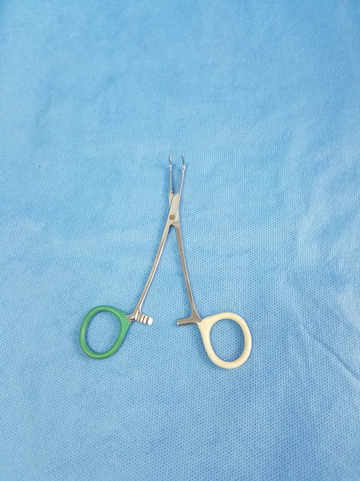 Stainless Steel Delicate Right Angle Steel Hemostat Forceps Serration Jaws