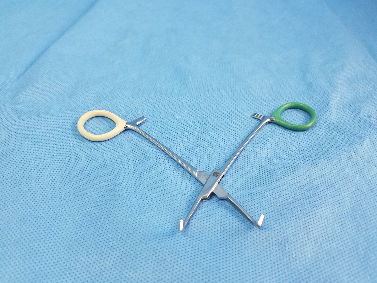 Stainless Steel Delicate Right Angle Steel Hemostat Forceps Serration Jaws