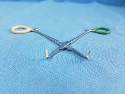 Stainless Steel Delicate Right Angle Steel Hemostat Forceps Serration Jaws