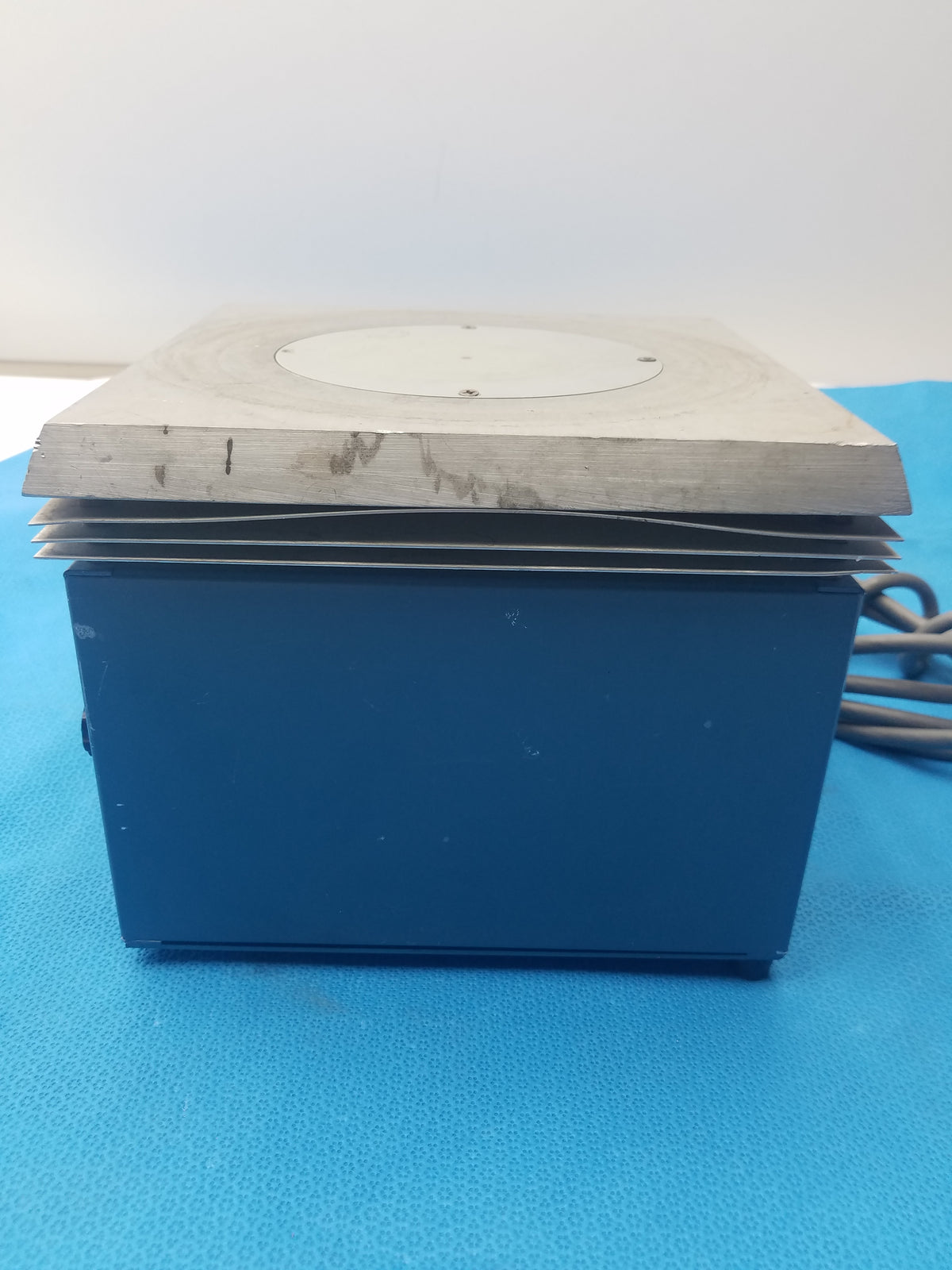 Cole-Parmer 4817 Solid State Magnetic 9″X9″ Stirrer With Hot Plate