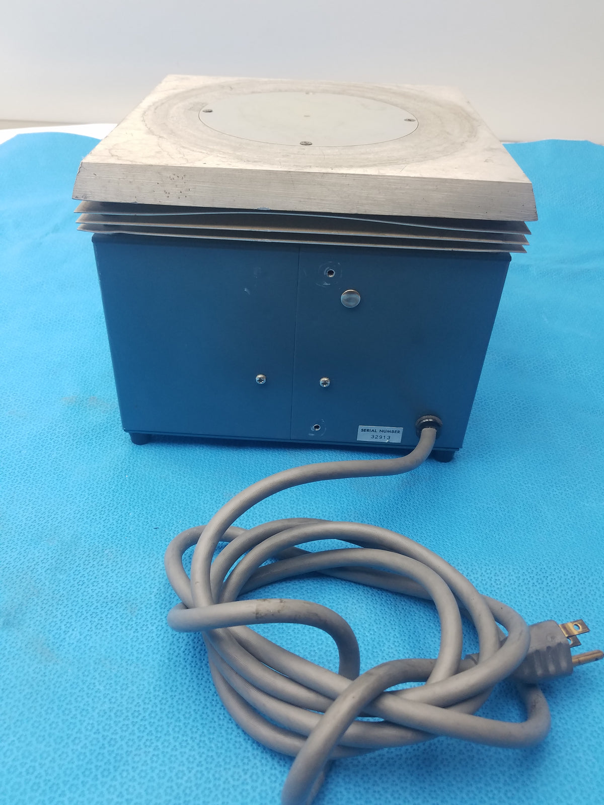 Cole-Parmer 4817 Solid State Magnetic 9″X9″ Stirrer With Hot Plate